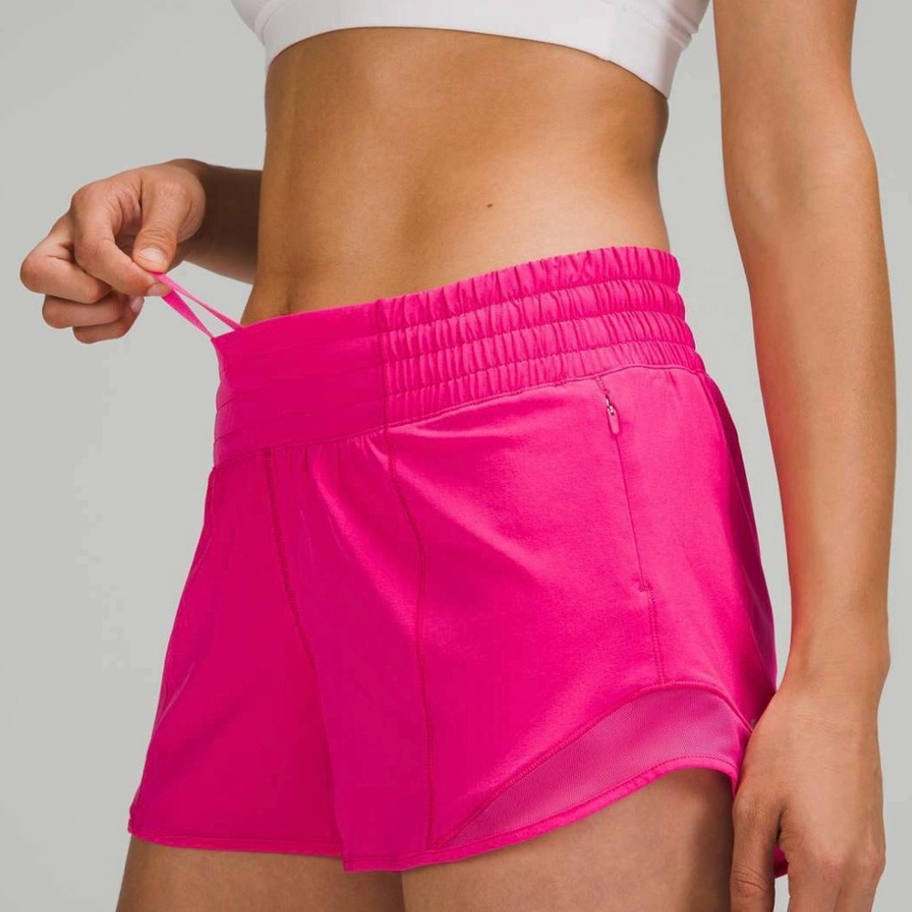 Lululemon hotty hot shorts, size 2, 2 inch, high waisted !!